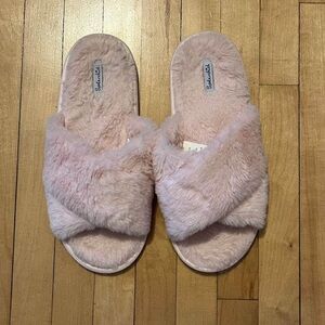 Splendid Cross Slide Pink Fuzzy Women’s Slippers